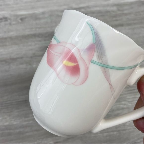 HAENGNAMSA SNOW BONE CHINA SET OF 2 Floral Cups - Picture 5 of 8